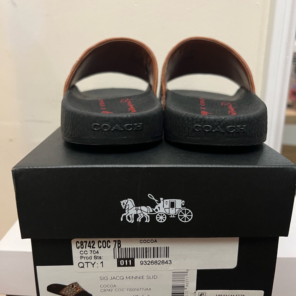 Coach Cocoa Signature Slides - Picture 4 of 4